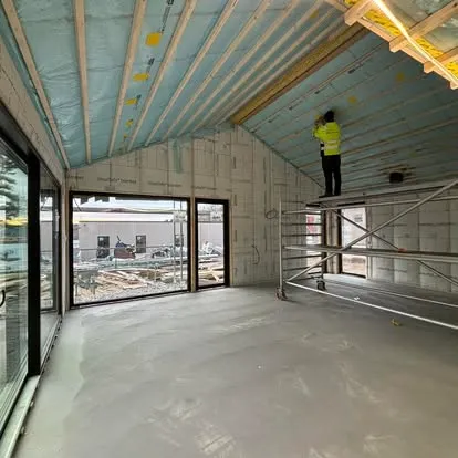 Blåseisolering av tak - profesjonelt utført av MK Blåseisolering AS